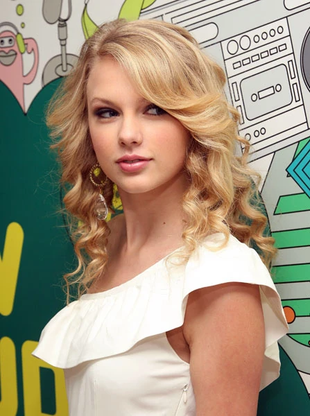 Images432084 taylor swift trl 06-x600