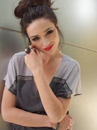 Crystal-reed-600w