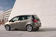 2011-Opel-Meriva-11