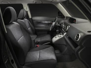 2011scionxb028