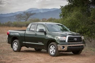 2010-Toyota-Tundra-Sequoia-17
