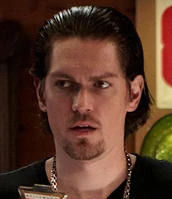 Cast kevUS
