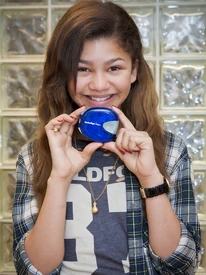 Zendaya INV
