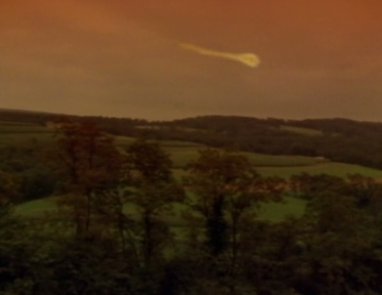 Kecksburg ufo1 object streak across sky