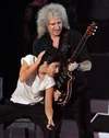 Jo+Calderone+(Lady+Gaga)+e+Brian+May+nos+VMA+2011 (1)
