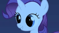 Rarity happy with the costumes S01E23