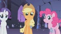 Twilight realizes that they are her friends S1E02