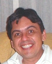 Rolando de Castro dubs the Spanish version of James "Sawyer" Ford from Season 2 to Season 6 and Rick Romer