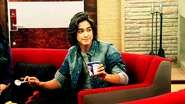 Tumblr lu6cp4ZCA51r62csso1 500