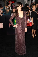 Elizabeth reaser-00g65t