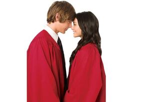 Zac-efron-and-vanessa-hudgens-gallery