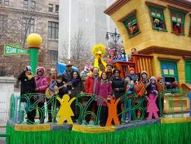 2010SesameFloat-GroupPhoto