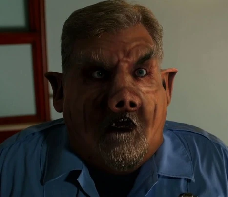 1x06-Bauerschwein - Officer Orson.jpg
