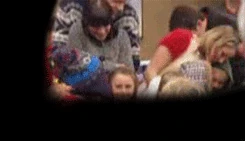 Monchele hug giff