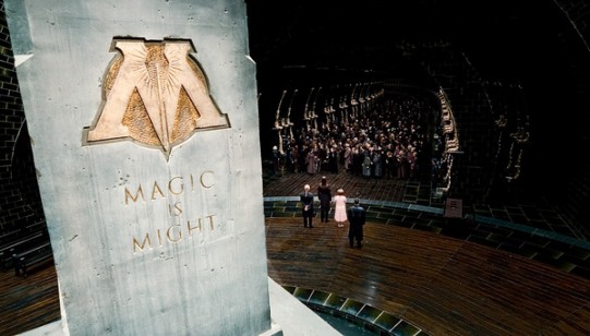 http://images3.wikia.nocookie.net/__cb20111227091643/harrypotter/pl/images/6/6e/Ministerstwo.jpg
