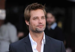 Josh-Holloway2011