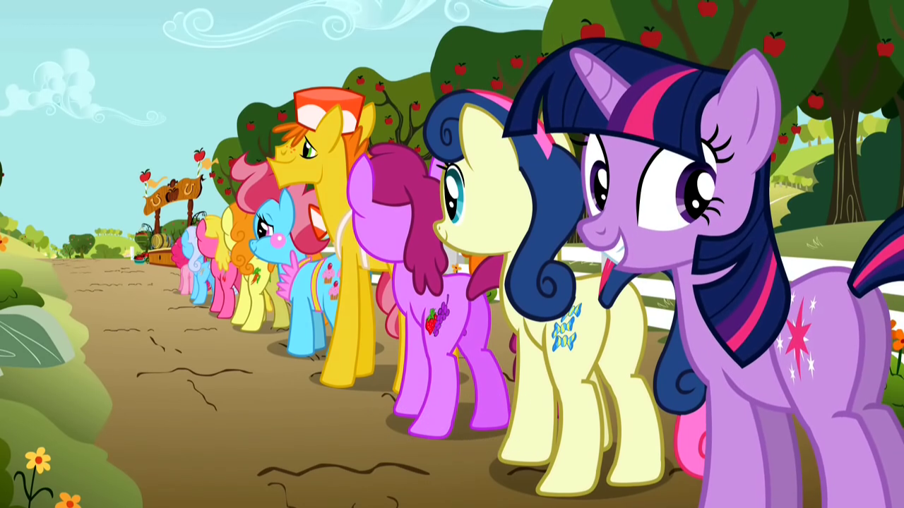 [Obrázek: Grinning_Twilight_waiting_in_line_S02E15.png]