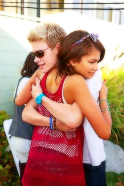 Zendaya Kenton hug