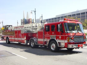 110346001.XwYRoWGp.Parade814LAFDTruck20.jpg