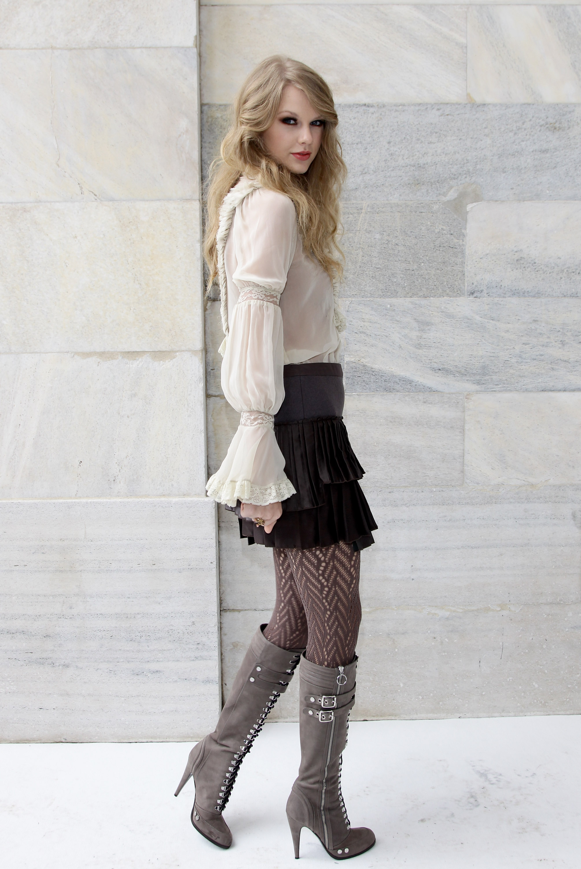 Image - Taylor Swift D'lite Sparkling+Boots 1.jpg - Taylor Swift Wiki