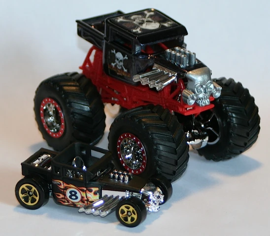 File:2BoneCrushers.JPG