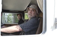 Steven-yeun-jeffrey-demunn-walking-dead-600x403