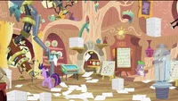 Twilight's messy room S2E20
