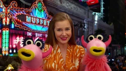 TheMuppets-AmyAdams-MahnaMahna-(2012)