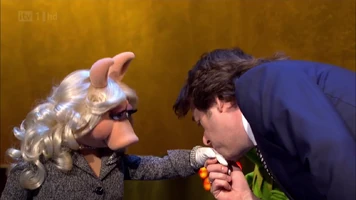TheJonathanRossShow-Kiss-Piggy&JonathanRoss-(2012-01-25)