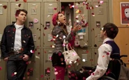 Glee-lead-image-heart323
