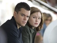 Julia-stiles-and-jason-bourne