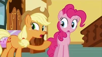 Applejack interrupting S2E24