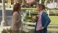 Lynette finds out