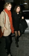 Taylor-Swift-Selena-Gomez-Dinner-Date-PHOTOS