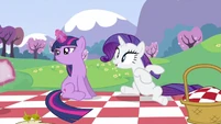 Rarity swrooning S2E25