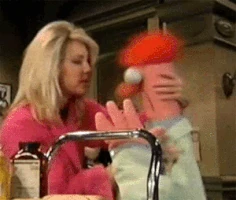 Heatherlocklear-kiss-beaker