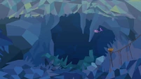 Twilight and Cadance thrown out from minecart S2E26