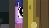 Twilight peeking S2E25