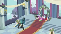 Chrysalis walking S2E26