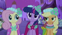 Fluttershy, Twilight and Applejack S2E26