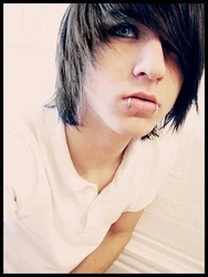 Toya emo