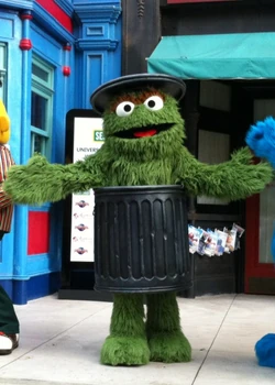 Oscarwalkuniversal.jpg