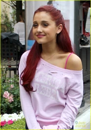 Ariana-grande-grove-josh-03
