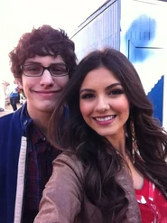 Matt-bennett-victoria-justice