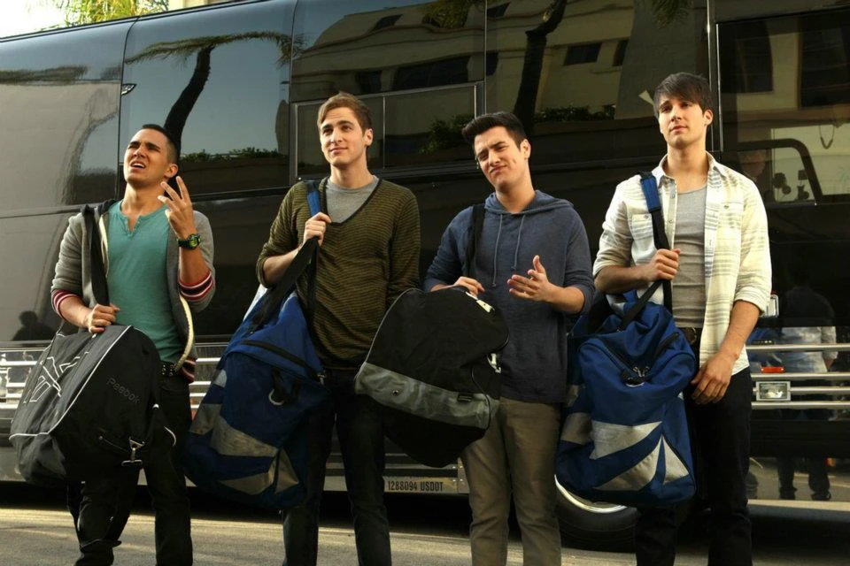 http://images3.wikia.nocookie.net/__cb20120622004713/bigtimerush/images/4/4c/BigTimeReturns3.jpg