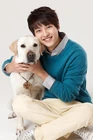 Song Joong Ki hearty paws