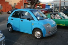 NEV-iT-BlueSedan-RFQ0254