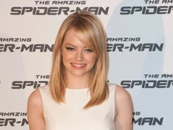 Emma-Stone-The-Amazing-Spider-Man-Press-Conference-in-Rome-039