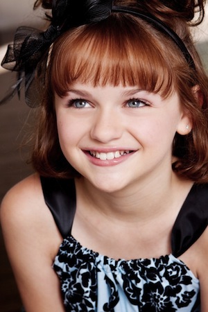 http://images3.wikia.nocookie.net/__cb20120812145940/batman/images/8/8c/Joey-king.jpg