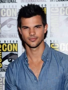 Taylor-Lautner-at-San-Diego-Comic-con-2012-taylor-lautner-31463555-301-400